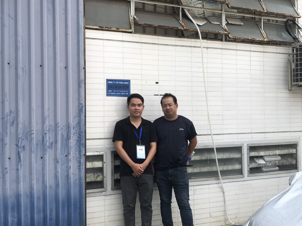 Photo with contacted person